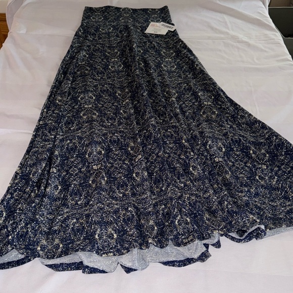 LuLaRoe Dresses & Skirts - 🍁 Lularoe “MAXI” skirt brown & ivory design on blue background  XS